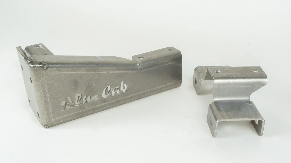 Alu-Cab Front Runner Slimline II Shadow Awn Mount