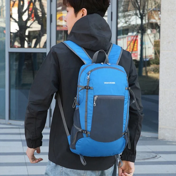 Men's Lightweight Waterproof Hiking Backpack