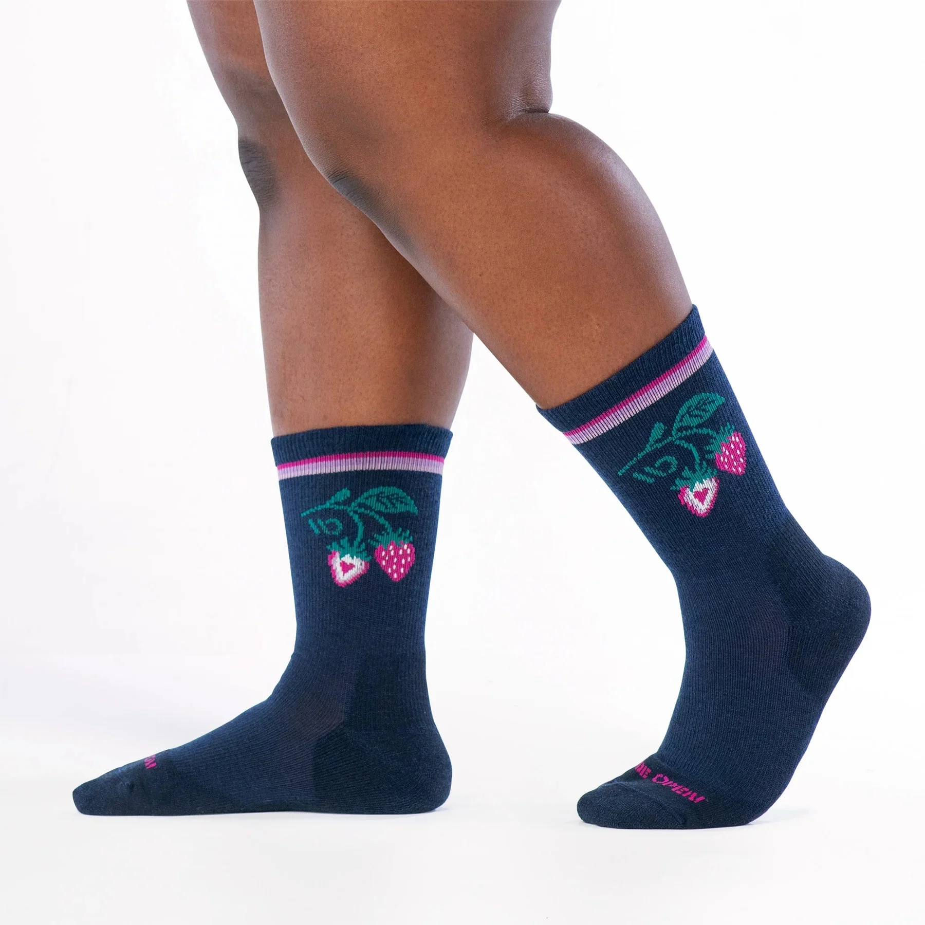 Wide Open Women's Strawberry Patch Crew Midweight Cushion Socks