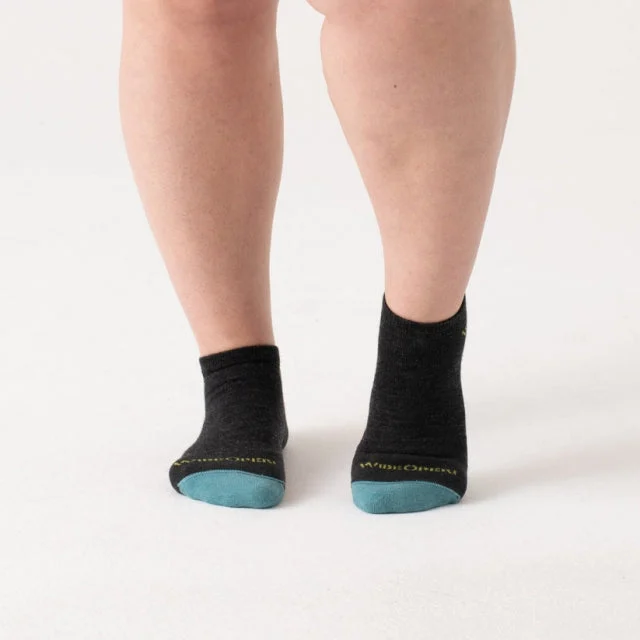 Womens Solid Cushioned No Show